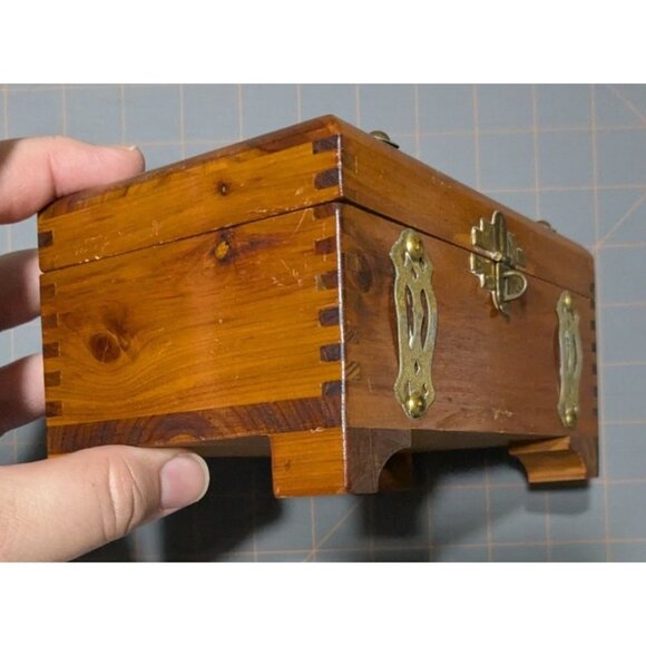 Cedar Wooden Trinket Box Brass Accents Hinged Lid Jewelry Storage sm Rustic Deco - Picture 8 of 12